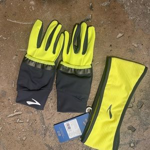 Brooks run visible collection gloves and ear warmer